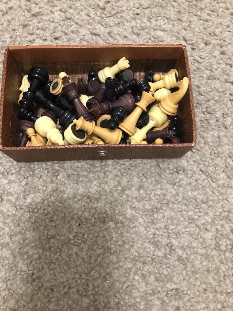 vintage chess set plastic 1945