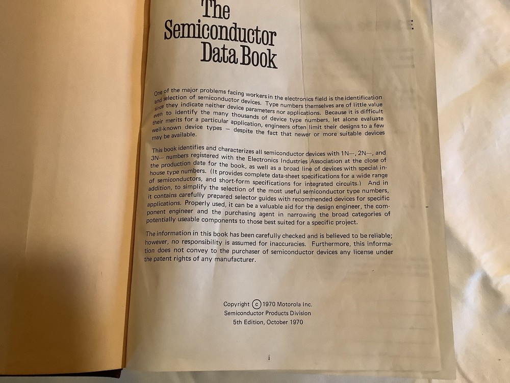 Vintage 1970 Motorola SEMICONDUCTOR DATA BOOK 5th Edition EX