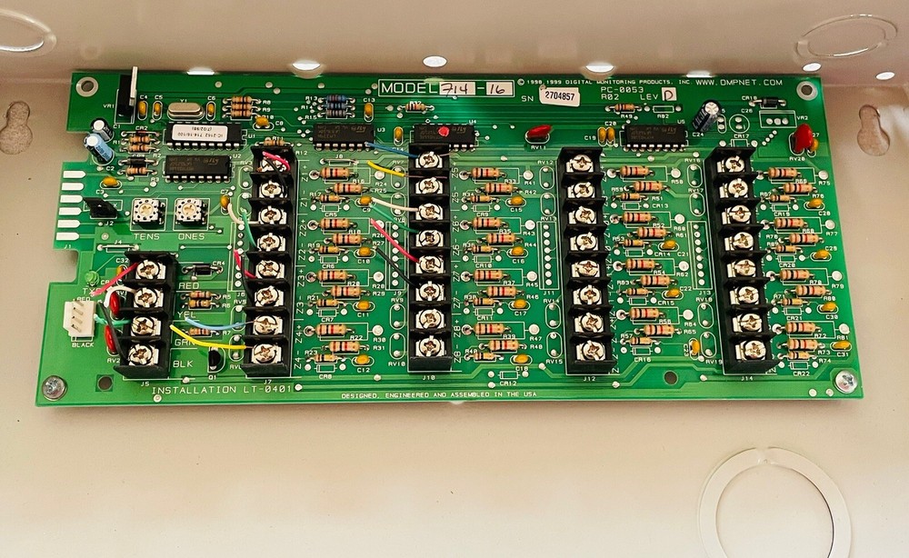 DMP 714-16 Circuit Board 16 point Zone Expander Module in Metal Cabinet