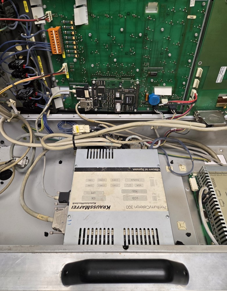 KRAUSS MAFFEI MC4 INJECTION MOLDING PRESS CONTROL OPERATOR PANEL.