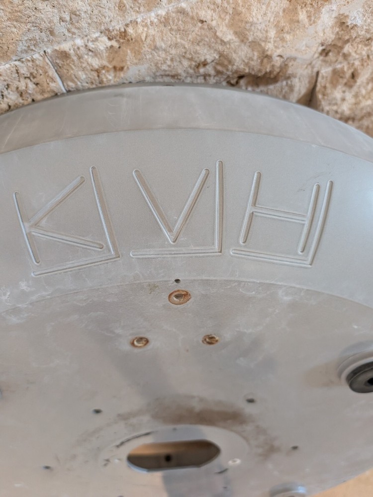 DUMMY KVH TracVision TV6 Marine Dome