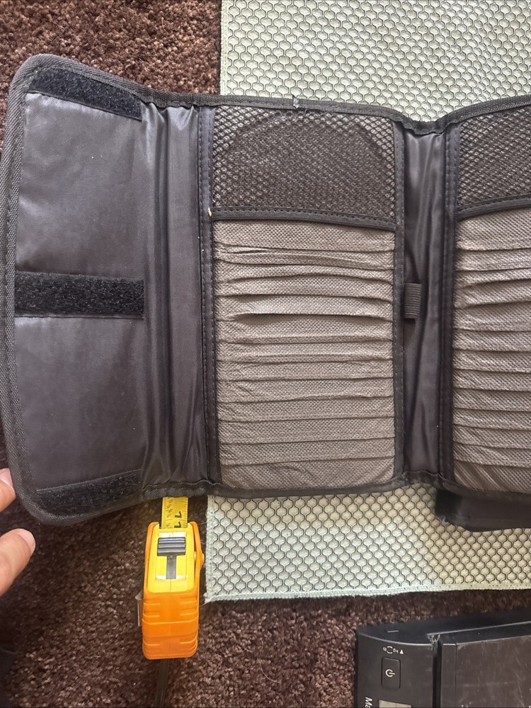Case-IT DJ CD Holder Black Nylon Fold & Zippered Carrying Case w/Handle 2 Kinds
