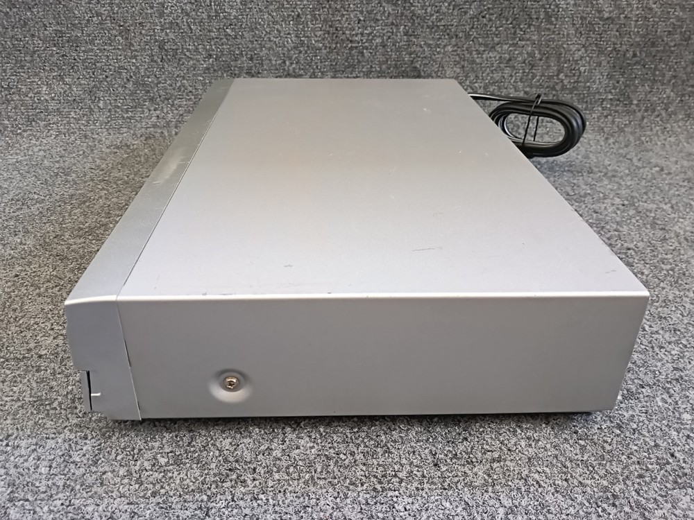 ZENITH XBV443 DVD/VCR Combo Player