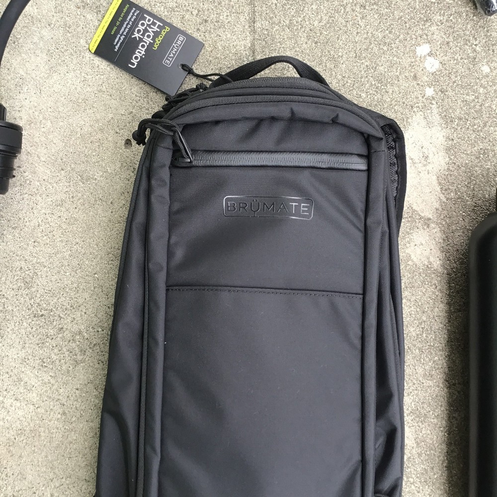 NWT BRUMATE Paragon Hydration Pack 7.5L Black Backpack 40oz Hydration System