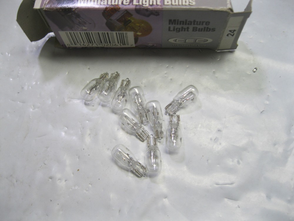 10 Miniature Lamps CEC #24 (10 pack)
