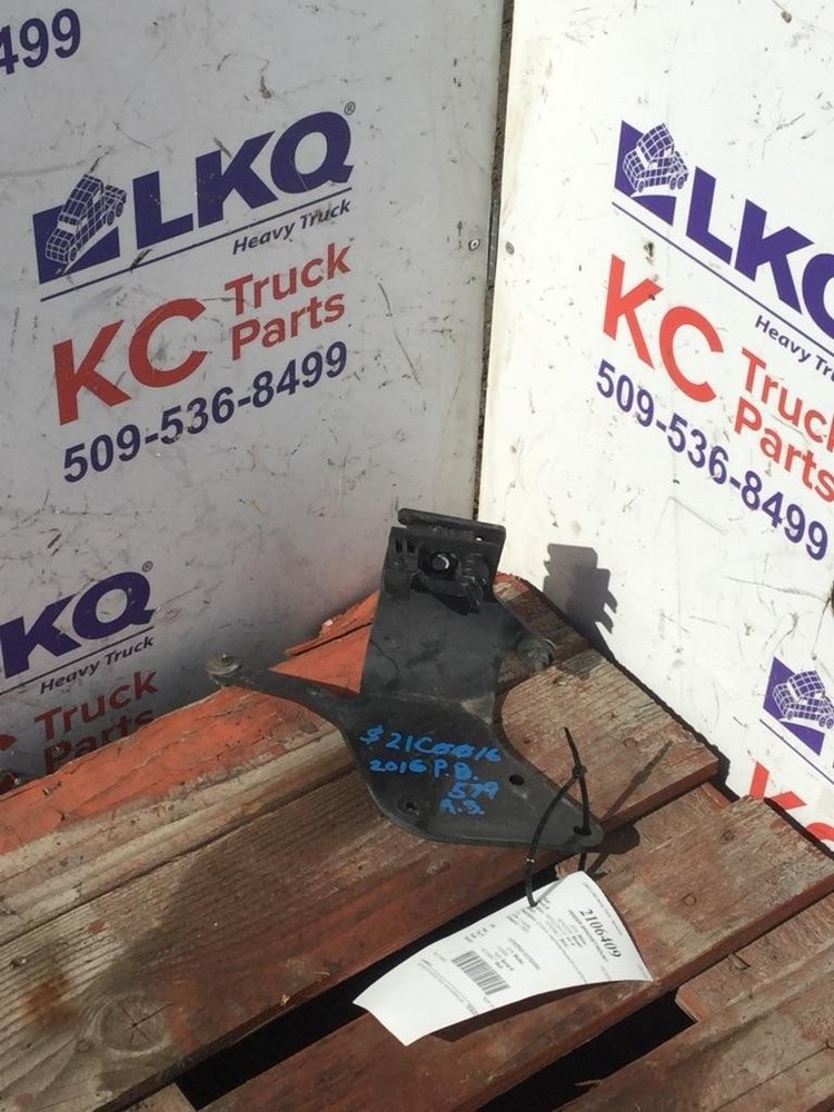 For 2016 PETERBILT 579 FENDER BRACKET Right ,  WA