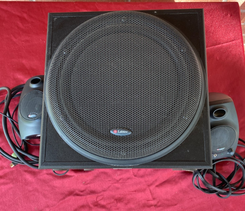 Rare Labtec LCS-2424 multimedia stereo computer speakers system
