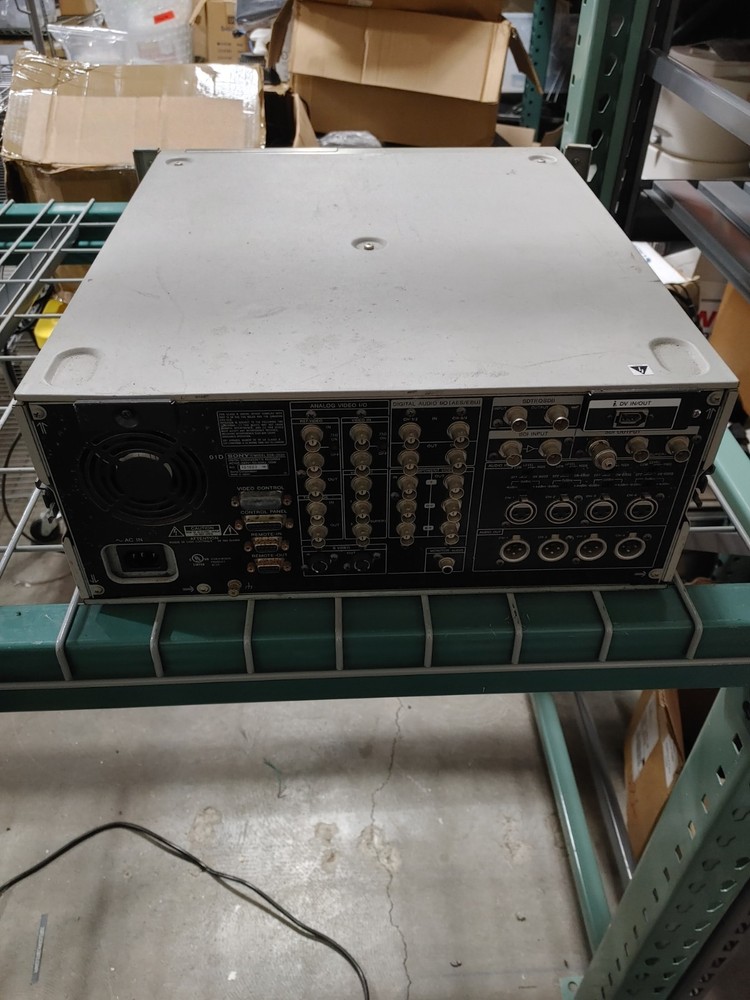 SONY DSR-2000 DVCAM Digital Videocassette Recorder