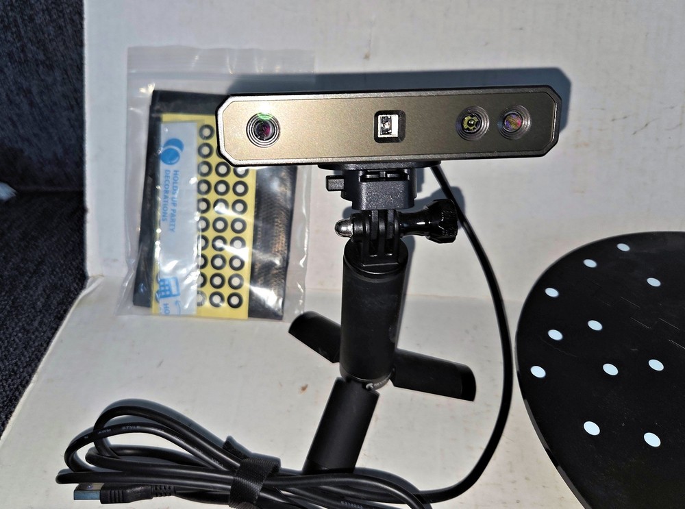 RevoPoint Mini 3D Scanner, Dual Axis Turn table, Barely used