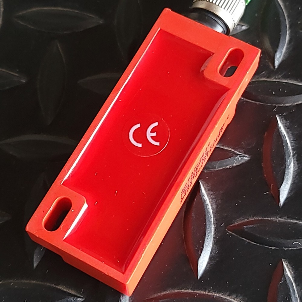 STI - MA-20DPCC - MA Series - Magnetically Actuated Safety Interlock Switch