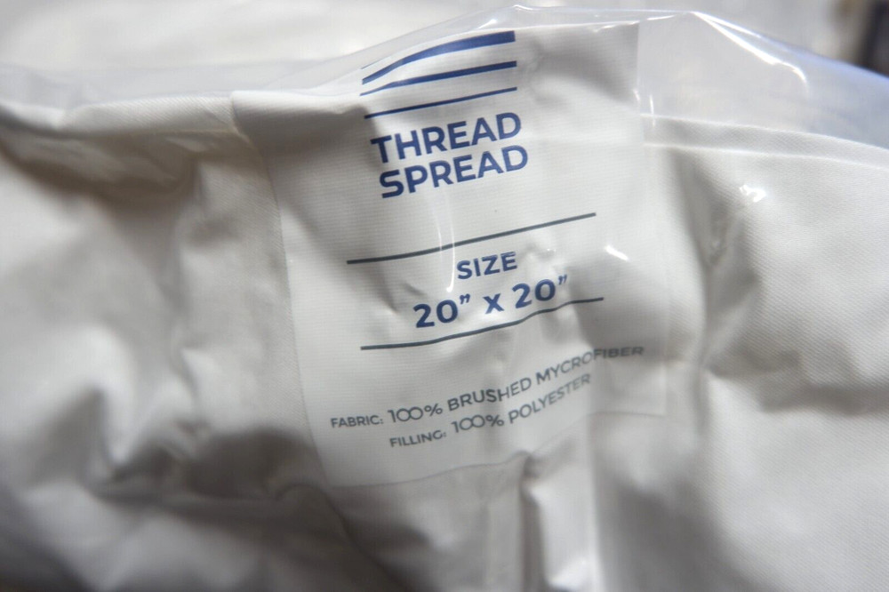 2 Thread Spread 20" x 20" Pillows