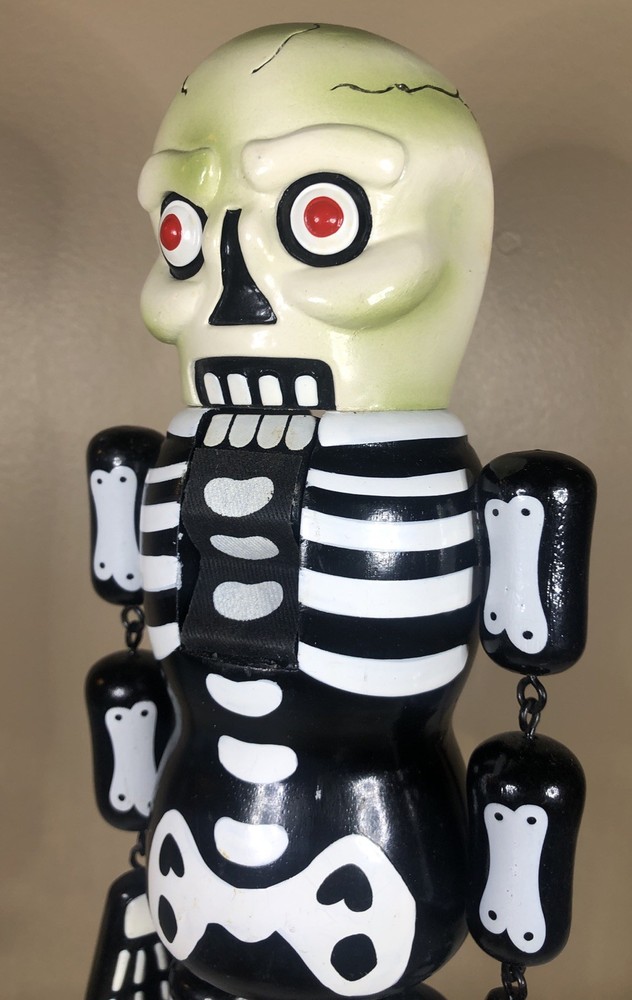 2005 Target SKELETON NUTCRACKER Dangling Arms & Legs Halloween RIP Decor