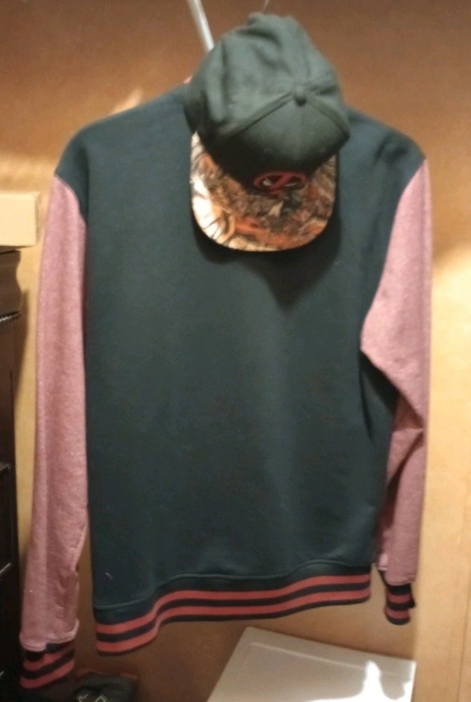 Mens Jacket + Hat Set / Deadpool Baseball Style Jacket (med) + Snapback Hat(Med)