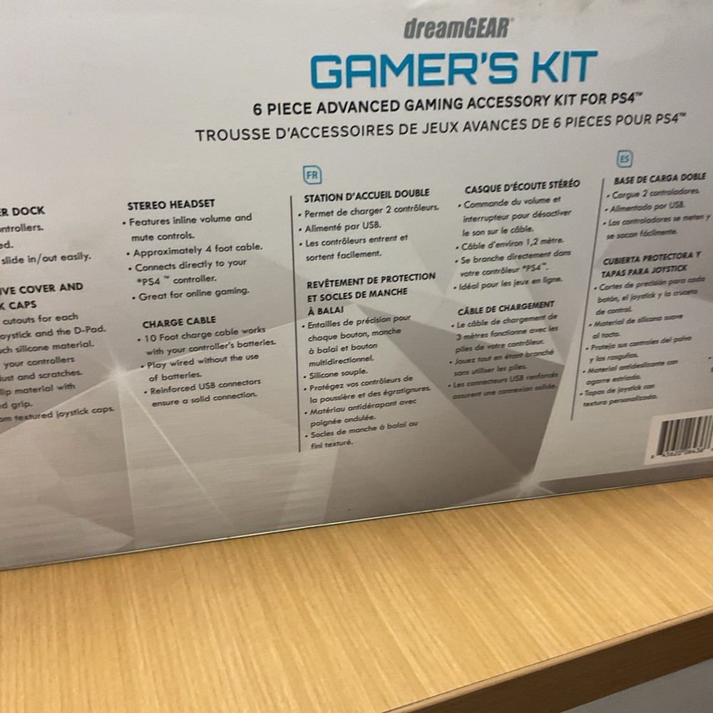 WB DreamGear PS4 Advanced Game Accessory Kit