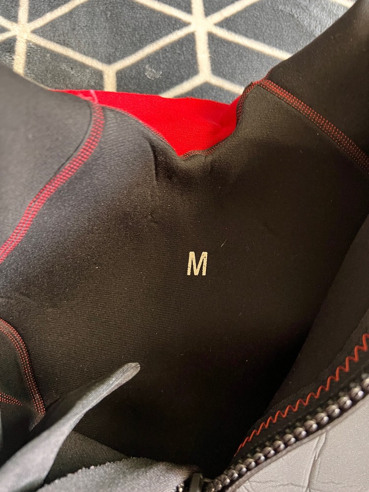 Kids Wet Suit DBX Medium Black Red