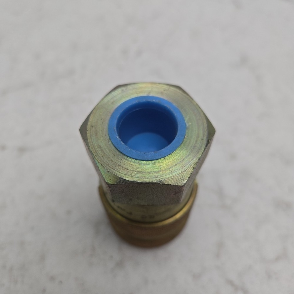 Parker Bruning FF-501-8FP Flat Face Quick Coupling 1/2" Fnpt FF Series New