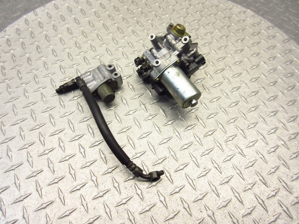 2005 02-09 Honda VFR800 Interceptor Front Wheel Brake ABS Pump Module OEM