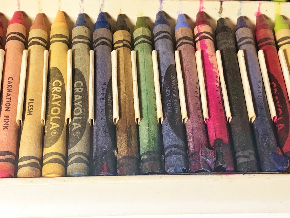 Crayola Crayons Vintage 1958 No.72 Project Book Sharpener Binney & Smith READ