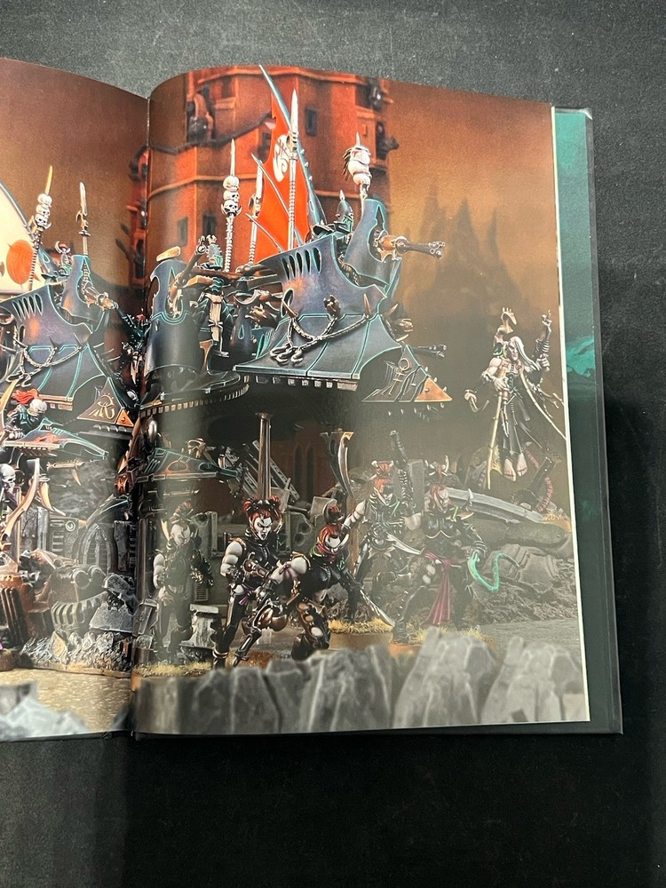 Warhammer 40,000 Dark Eldar Codex 7th Edition Rulebook Hardcover (2014)