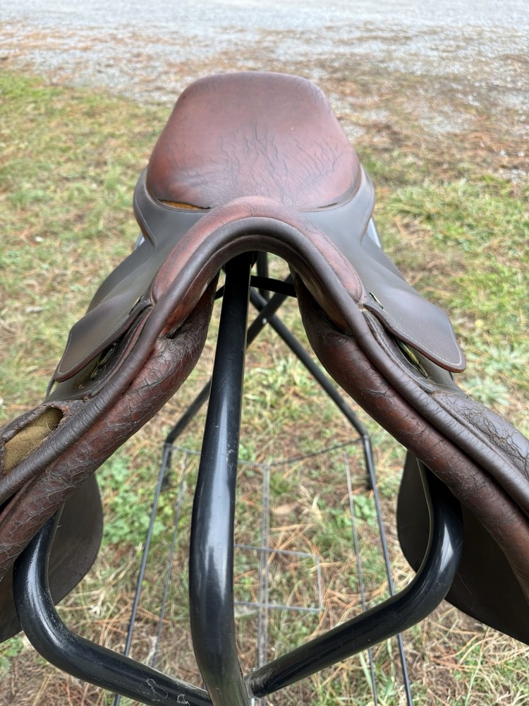 16.5” Northrun Ashland close contact saddle medium tree