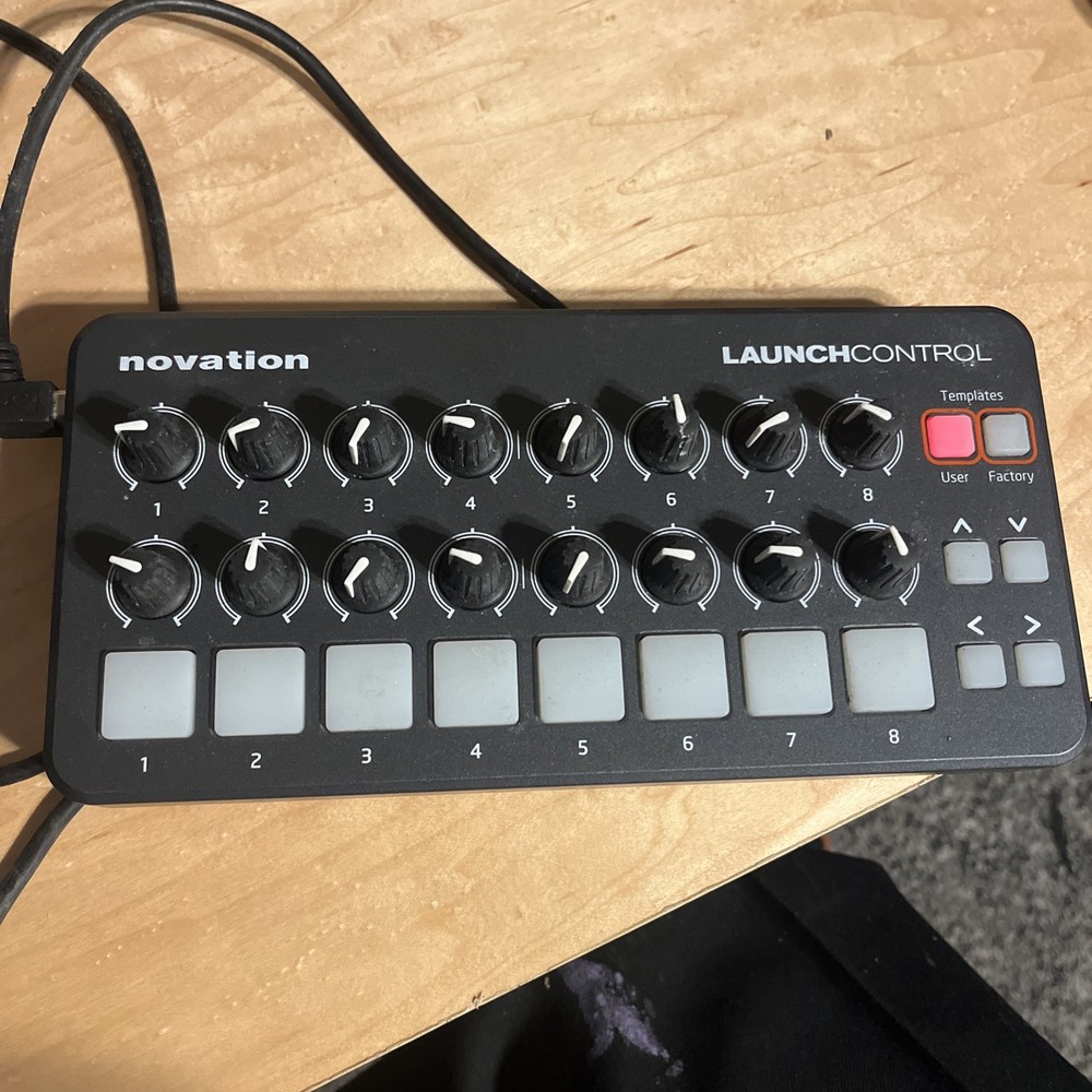 Novation Launch Control USB MIDI Controller, including cable Working