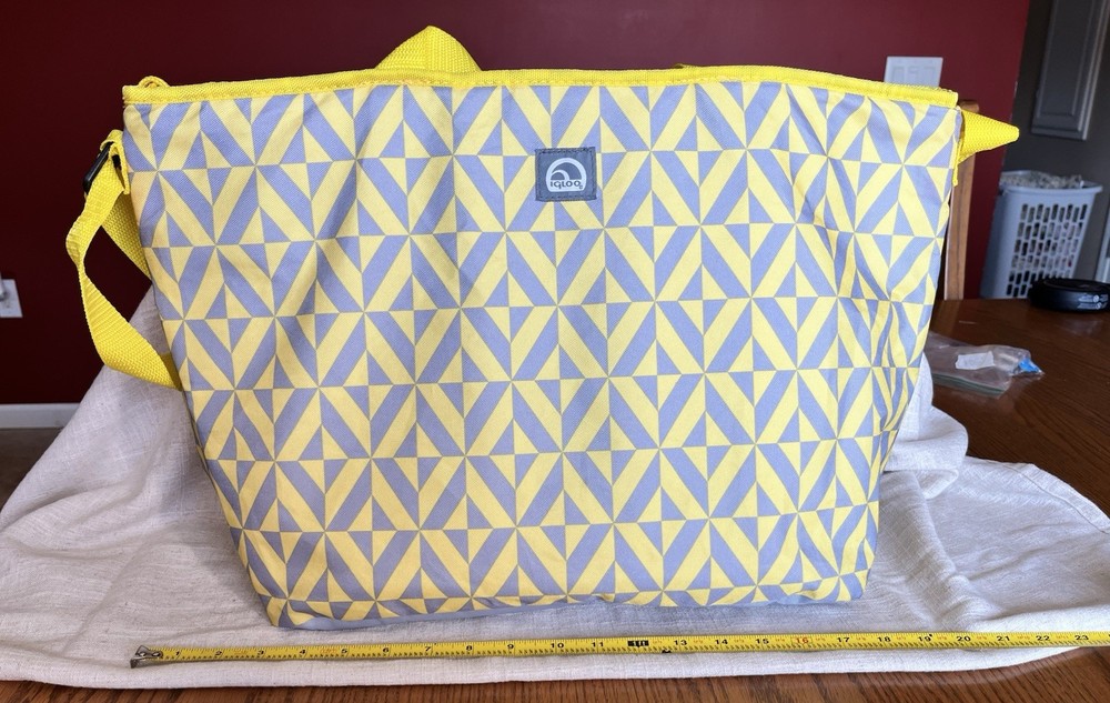 Igloo Insulated Canvas Cooler Tote Drawstring Closure