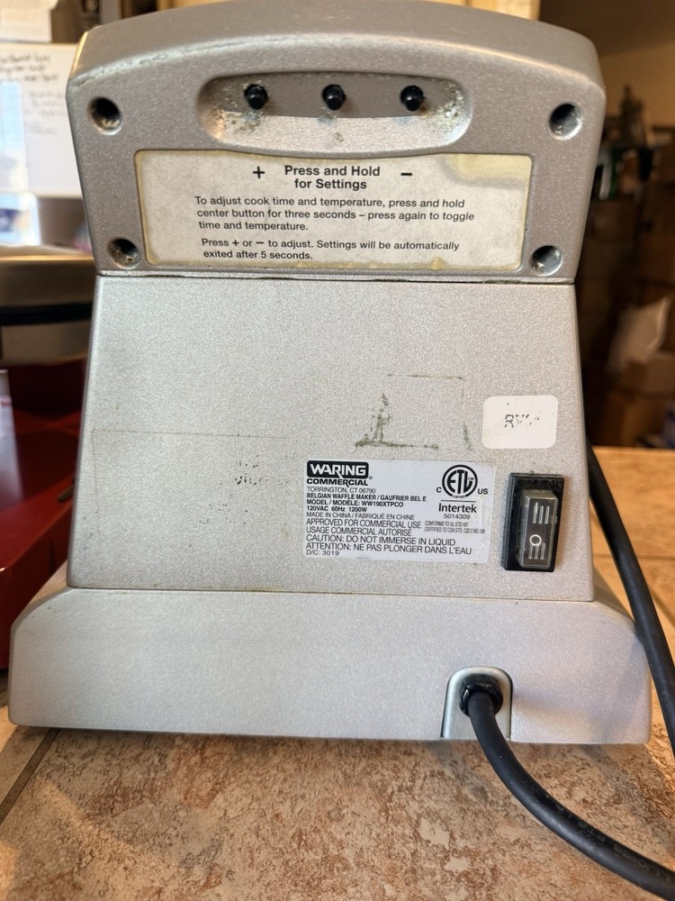 Waring Commercial Belgian Waffle Maker WW190XTCO