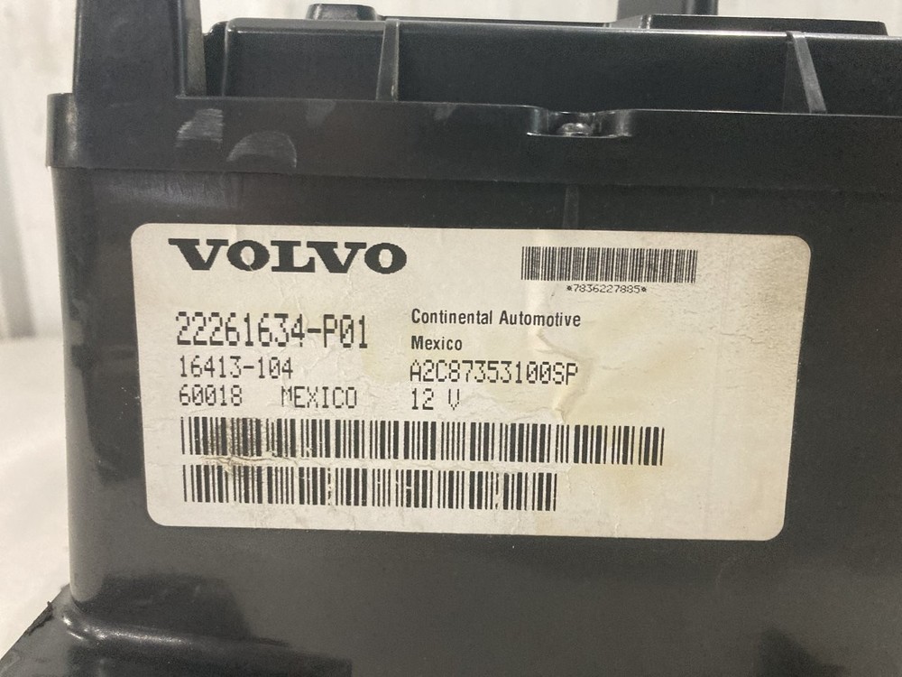 2011-2019 Volvo VNL Speedometer Instrument Cluster - Used