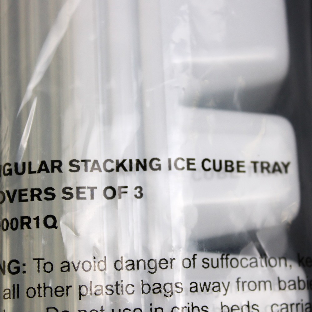 NIP Set of 3 Rectangular Stacking Ice Cube Trays 8 Cavities