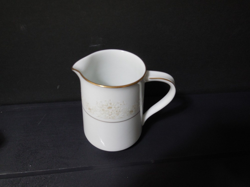 Noritake Dearest 8 oz. Creamer (J1)