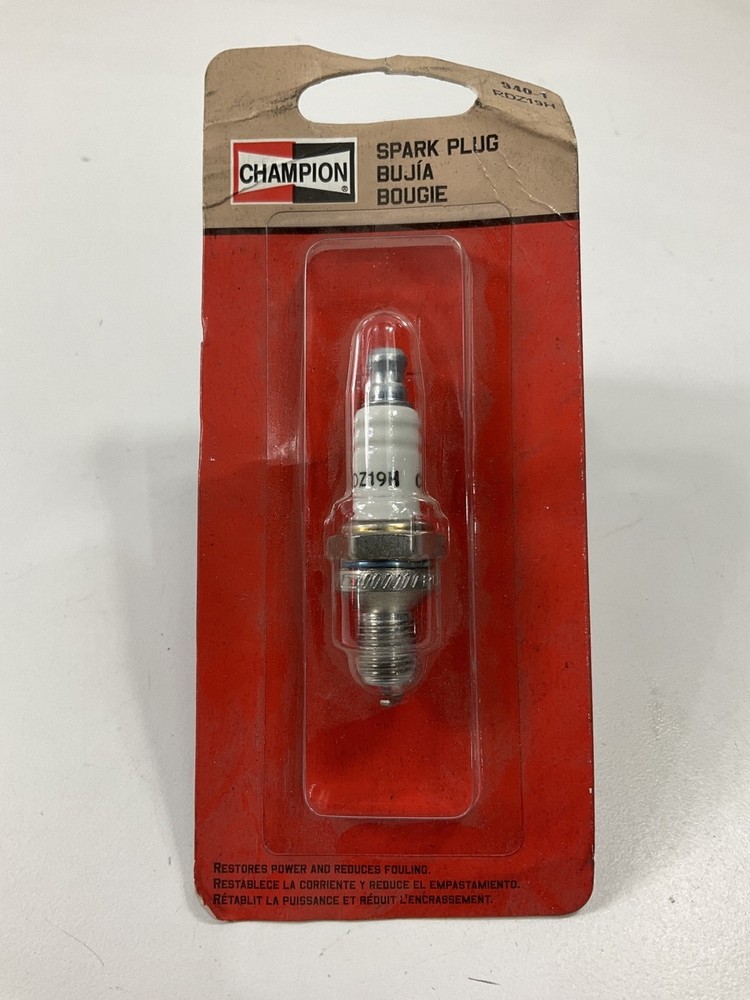 Champion RDZ19H / 940-1 Small Engine Spark Plug