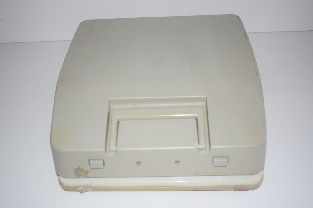 MARATHON 300 PORTABLE TYPEWRITER   (HME25)