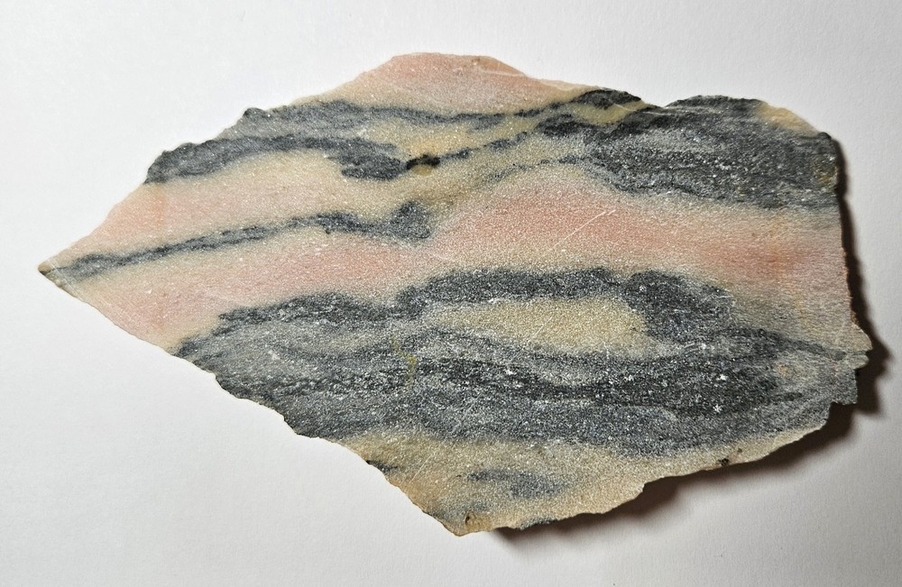 Stawberry Onyx End Cut 137 Grams