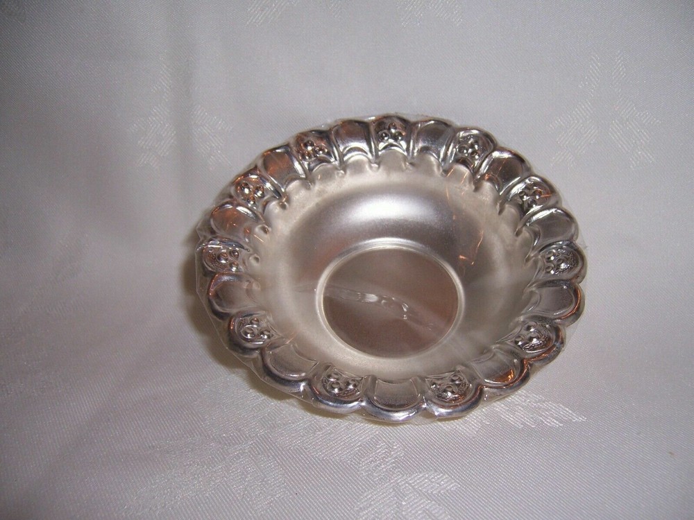 Pair FABULOUS 3oz SOLID SILVER CARVED EAST INDIAN SNACK BOWLS