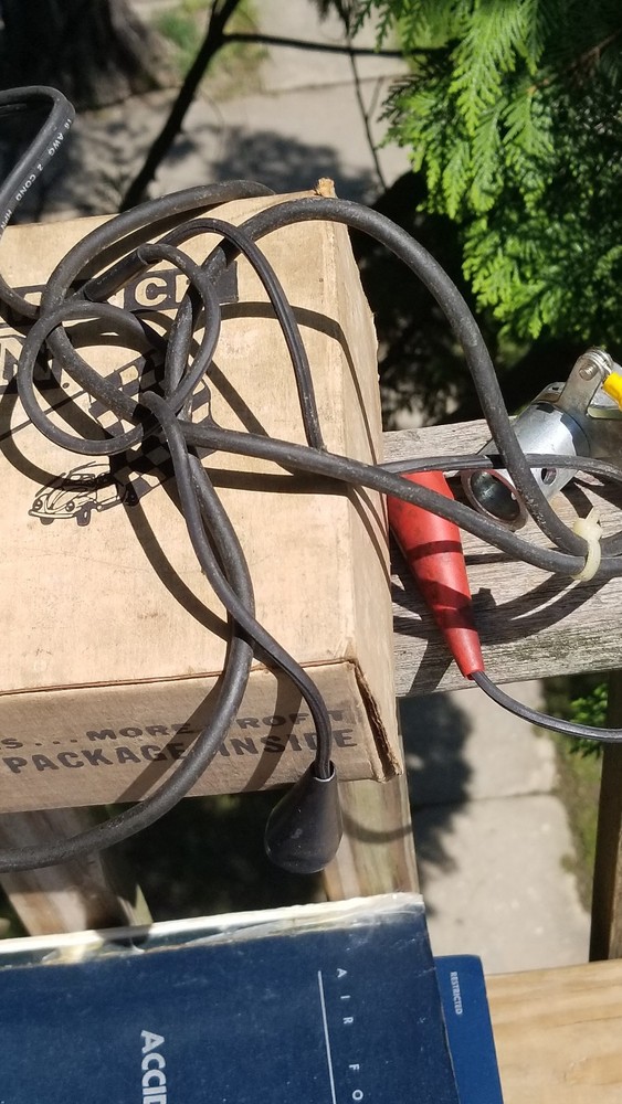 MILTON VINTAGE AUTO / CAR ENGINE ANYLIZER TESTER