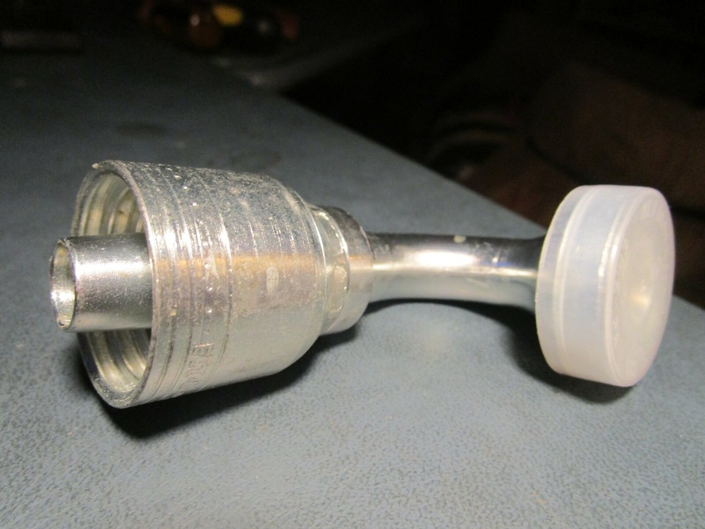 08Z-G71 1/2" x 1/2"ID 90 Tube Elbow SAE Code 61 Split Flange