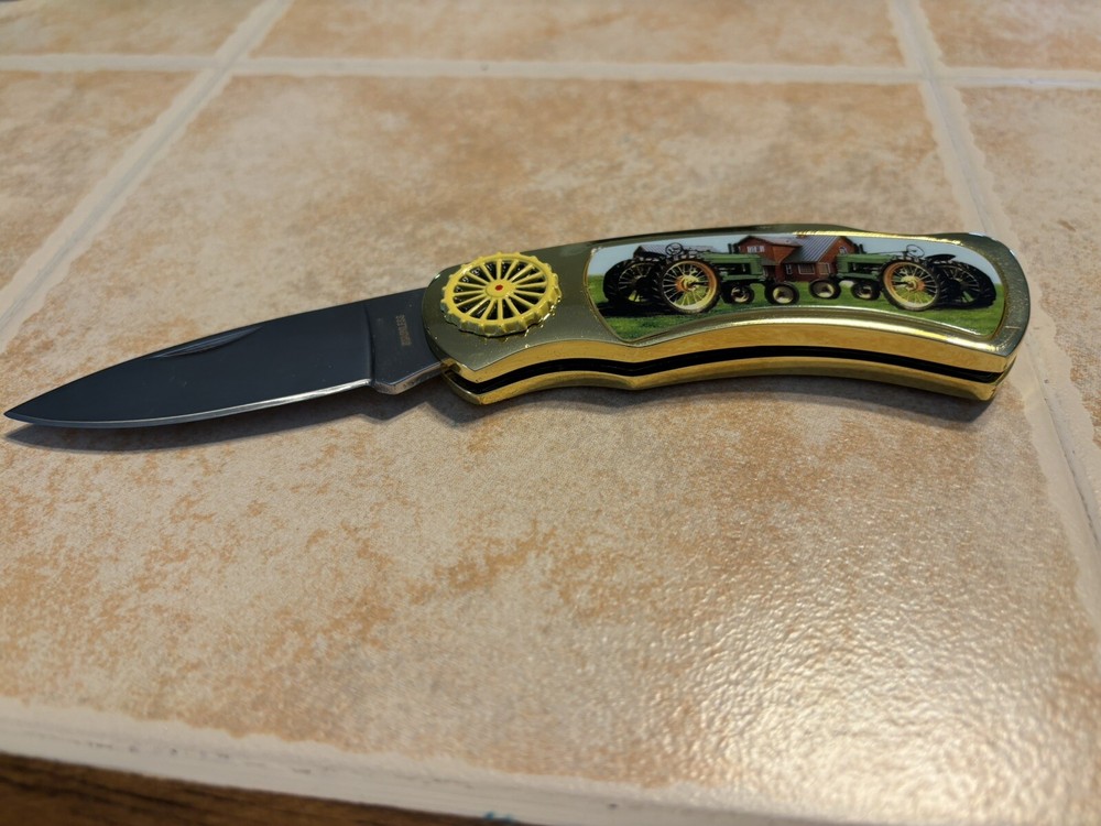John Deere Knife In Tin