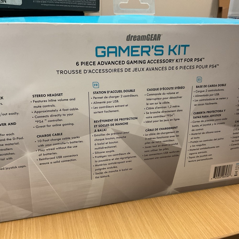 WB DreamGear PS4 Advanced Game Accessory Kit