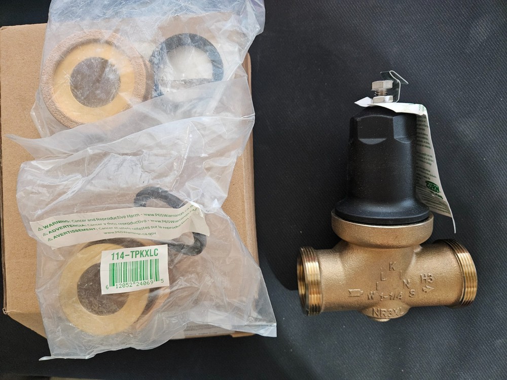 Zurn Wilkins 1-1/4" Pressure Reducing Valve NR3XLDUC