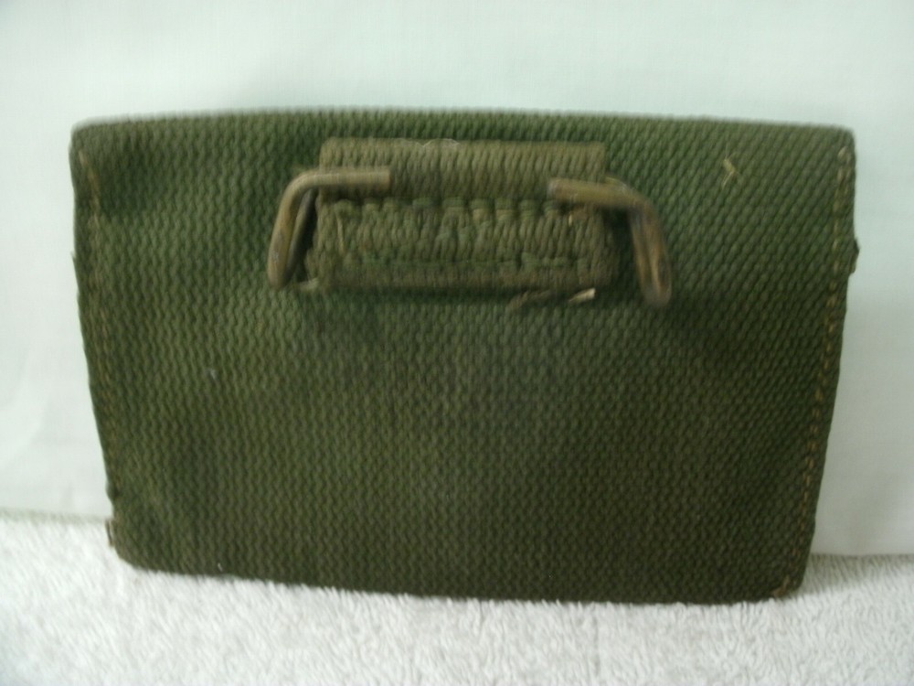 MILITARY WWII--First Aid/Utility Pouch--KliKit Pull--- Original Condition