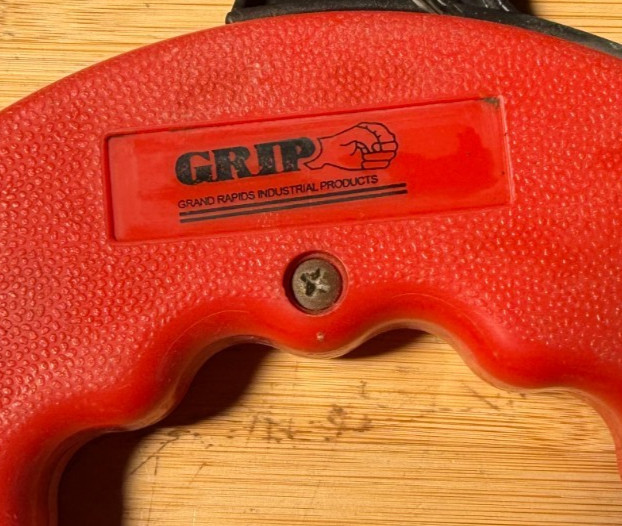 Grip Fish Tape Wire Cable Line Puller 100 ft 1/8 with Hard Plastic Case