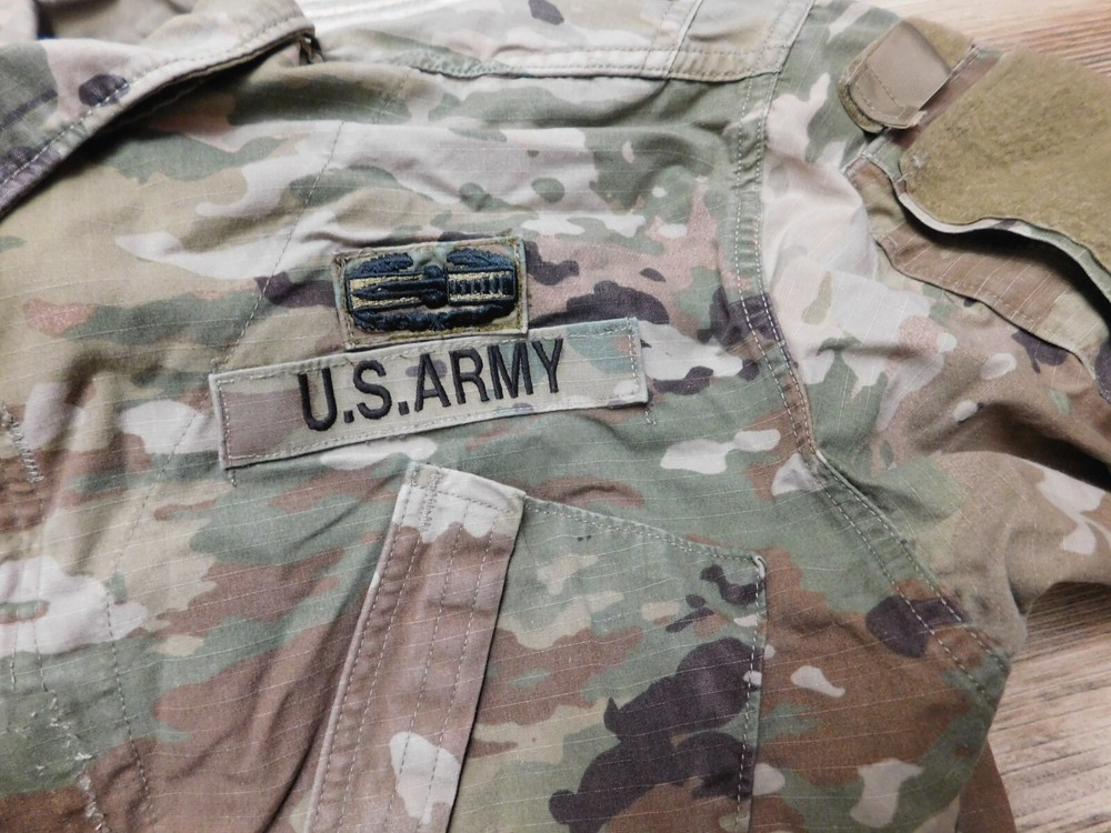 US ARMY OCP COAT SZ SMALL - SHORT