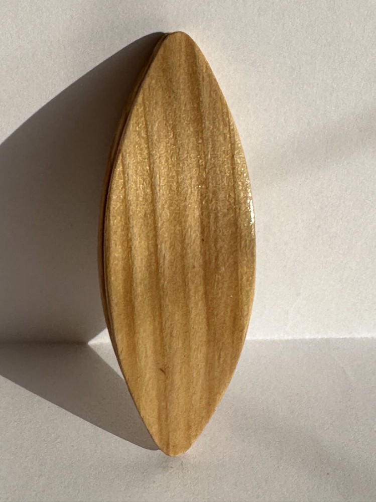 Tatting shuttle with deep engraved 3D design 3 inch long