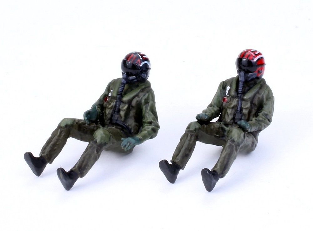 PreSale US Navy Seated Pilots (02 figures) 1:48 Pro Built Model