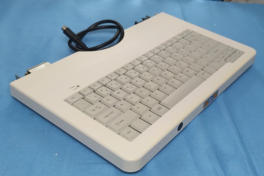 GE LOGIQ P5 - KEYBOARD