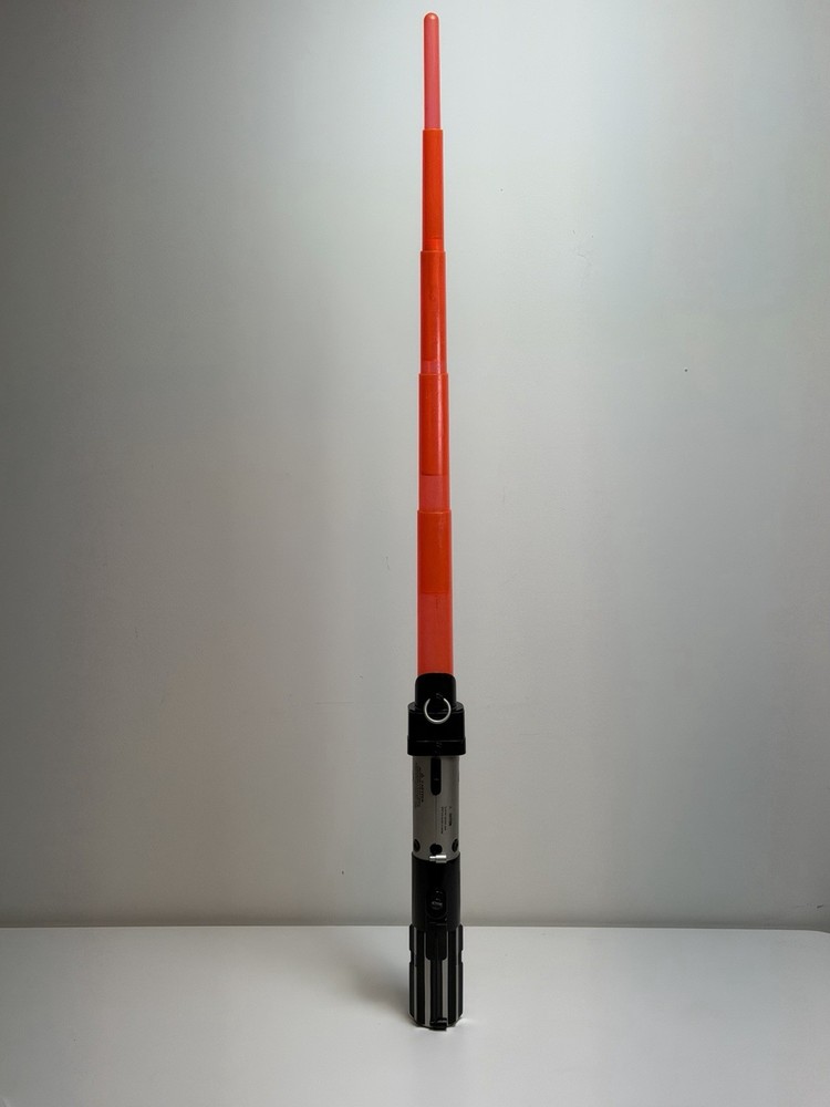 Star Wars Hasbro 2006 Darth Vader Red Force Action Spring-Activated Lightsaber