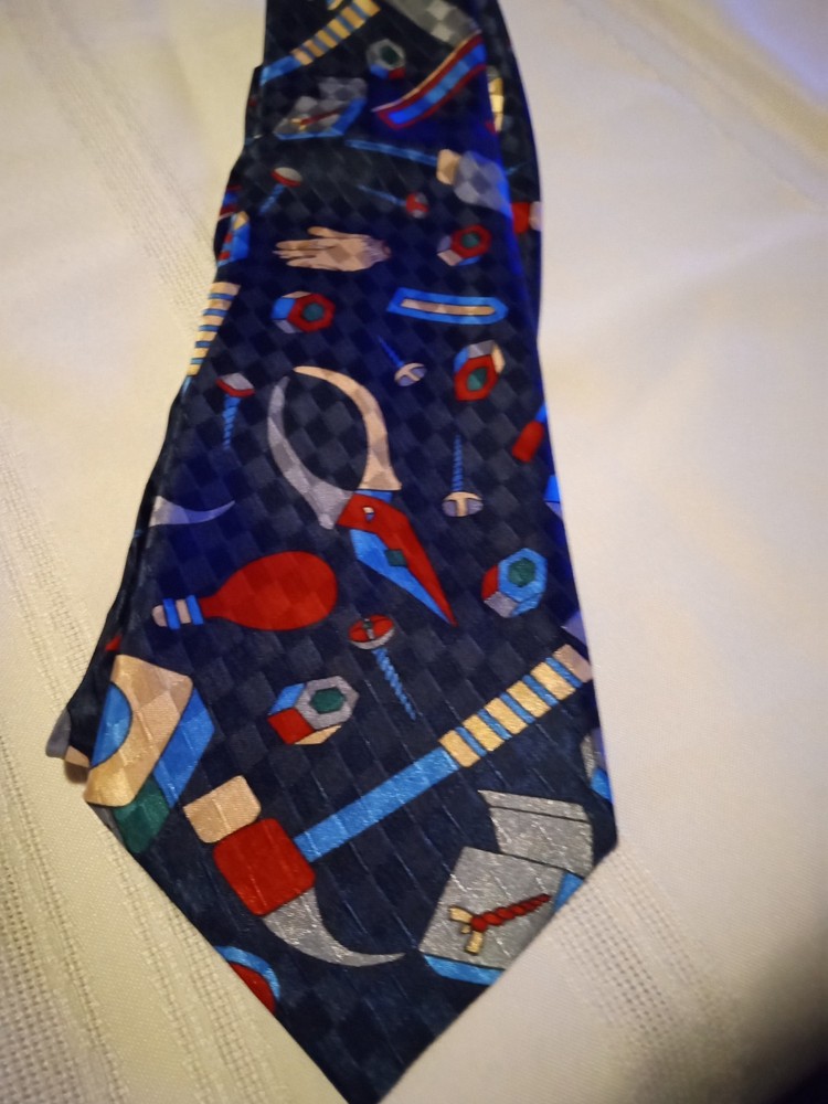 MENS NECKTIE WITH FUN TOOL PATTERN