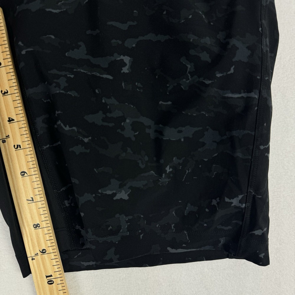 Lululemon T.H.E. Shorts Mens Small Elements Cyberspace Black Athletic Lined EUC