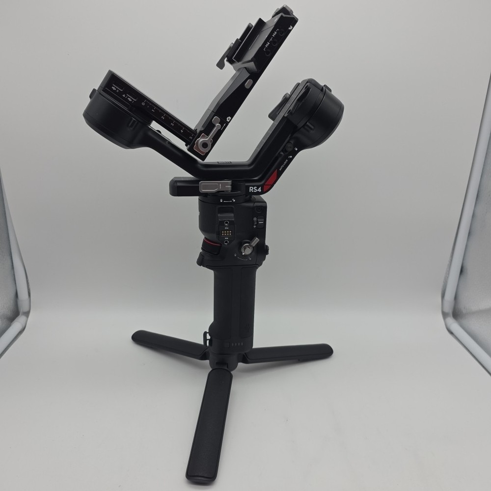 *** READ DJI RS 4 Gimbal Stabilizer REQUIRES QUICK RELEASE PLATE