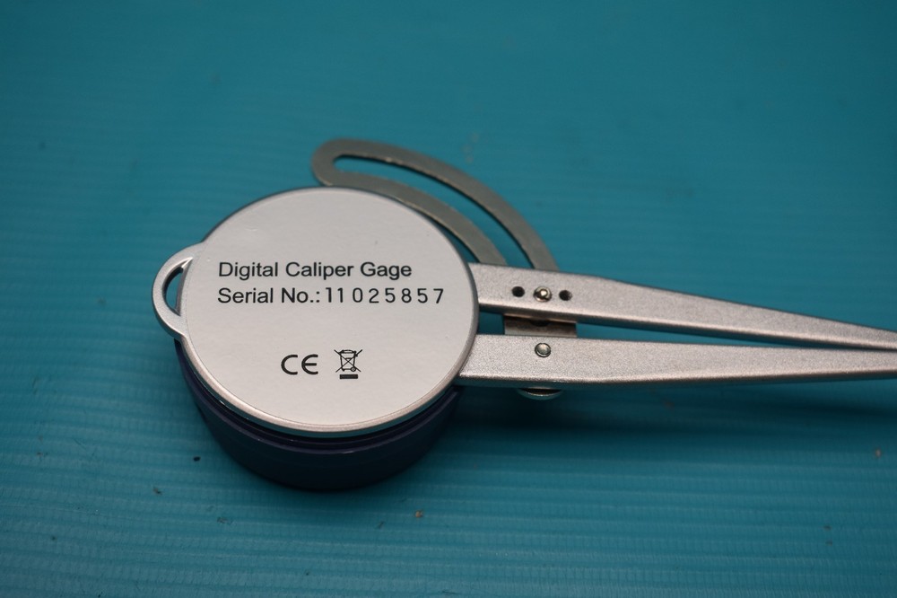 USED FOWLER DIGITAL THICKNESS CALIPER GAGE